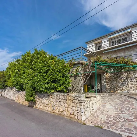 アパート In 39040 *