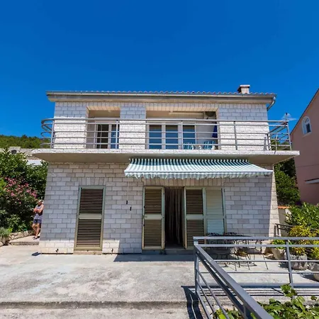 In 39040 Apartman Dramalj