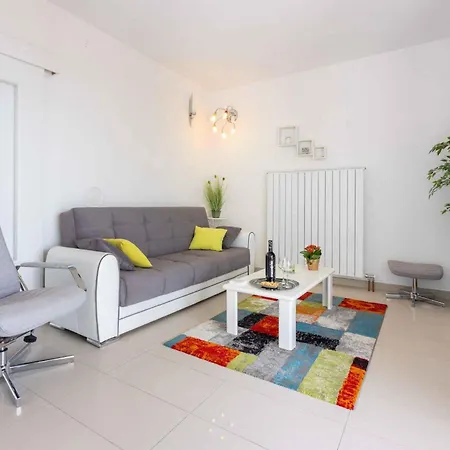 شقة In 39040 دْغاماي